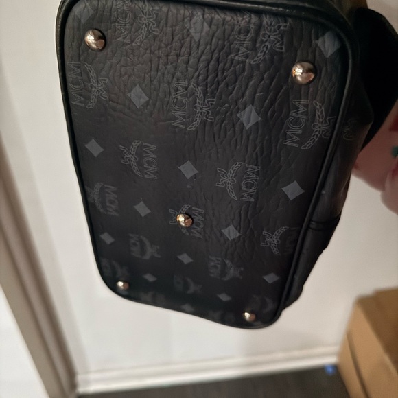 MCM Black Leather Shoulder Bag - Picture 5 of 7